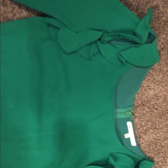 Symphony Green Dress 💚 - Picture 2 of 2